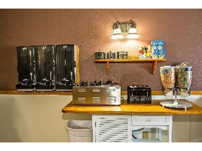 Americas Best Value Inn & Suites Detroit Lakes