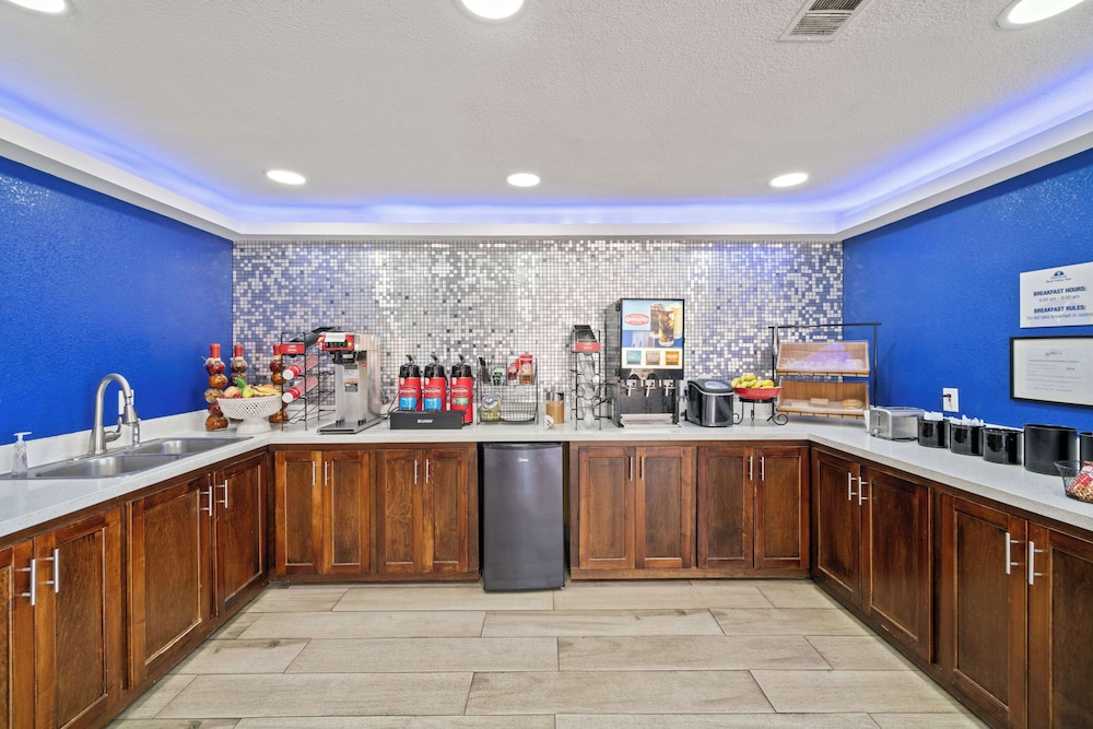 Americas Best Value Inn & Suites Brenham - photo 35