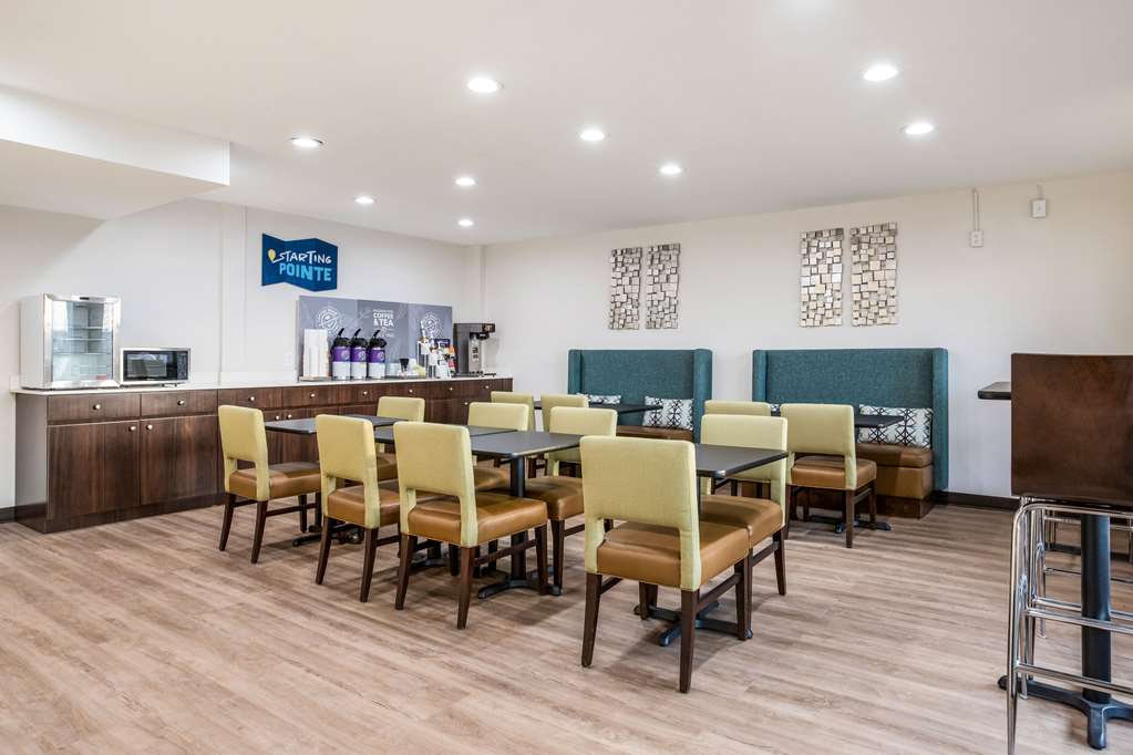 Clarion Pointe East Lansing University Area - photo 27