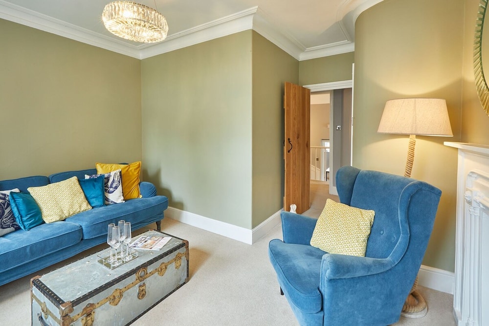 Host Stay Henderson House