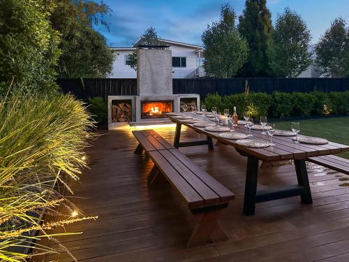 Unbeatable Location Spa 50m to lake in Taupo, New Zealand