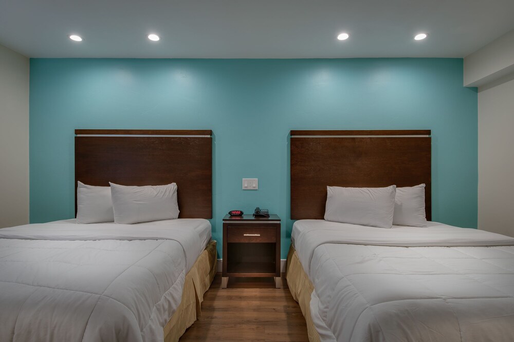 Vagabond Inn Executive Bakersfield Downtowner - photo 13