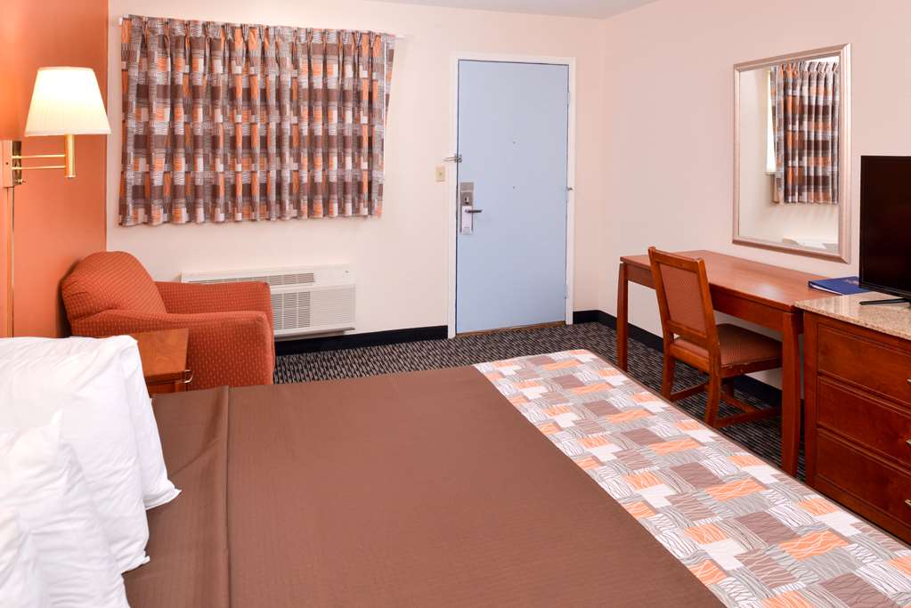 Americas Best Value Inn Sullivan - photo 15