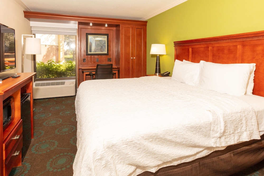 Hampton Inn Daytona Speedway - photo 14