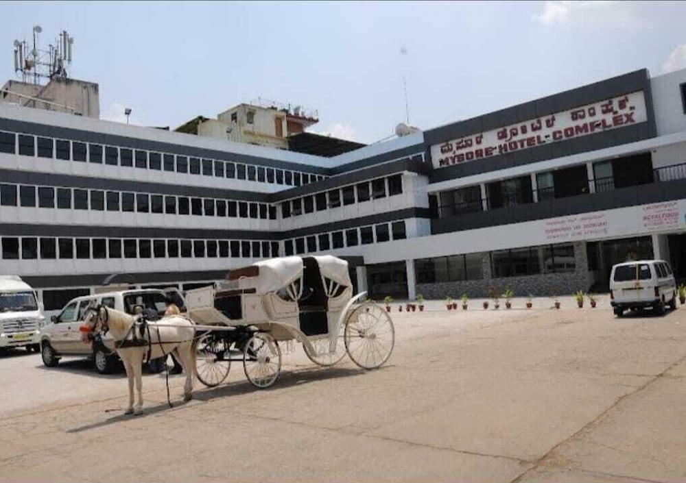 R R International - last minute hotel in Mysore