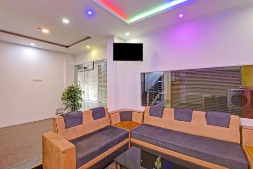 Collection O Express Suites - last minute hotel in Unknown City