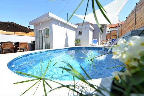 Pop&Rock Holiday House Zadar — 4-Star Luxury Hotel in Zadar, Croatia