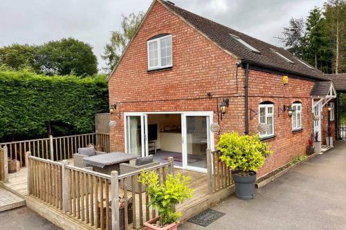 Adorable 2 Bedroom Countryside Guesthouse — 4-Star Luxury Hotel in Kidderminster, United Kingdom