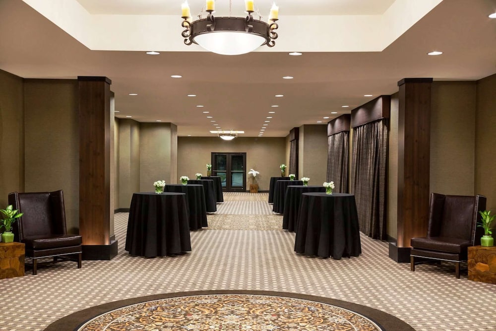 Hilton Garden Inn Denison Sherman At Texoma Event Center - photo 29