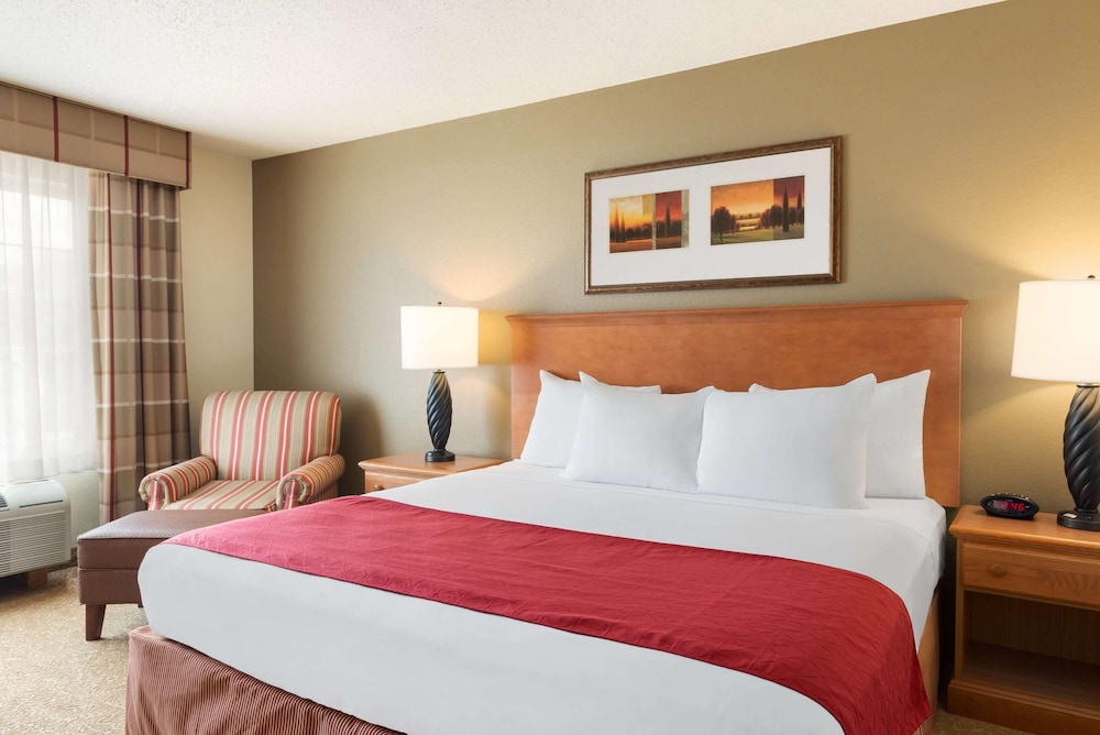 Country Inn & Suites by Radisson Davenport Quad Cities - photo 11