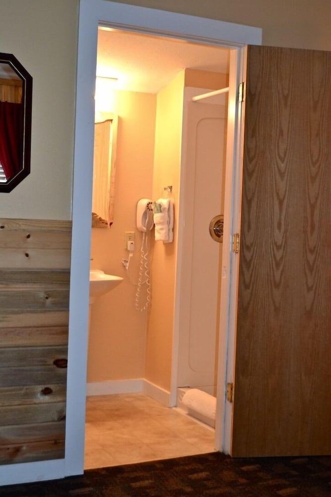 Black Elk Resort Cottages and RV Park - photo 40