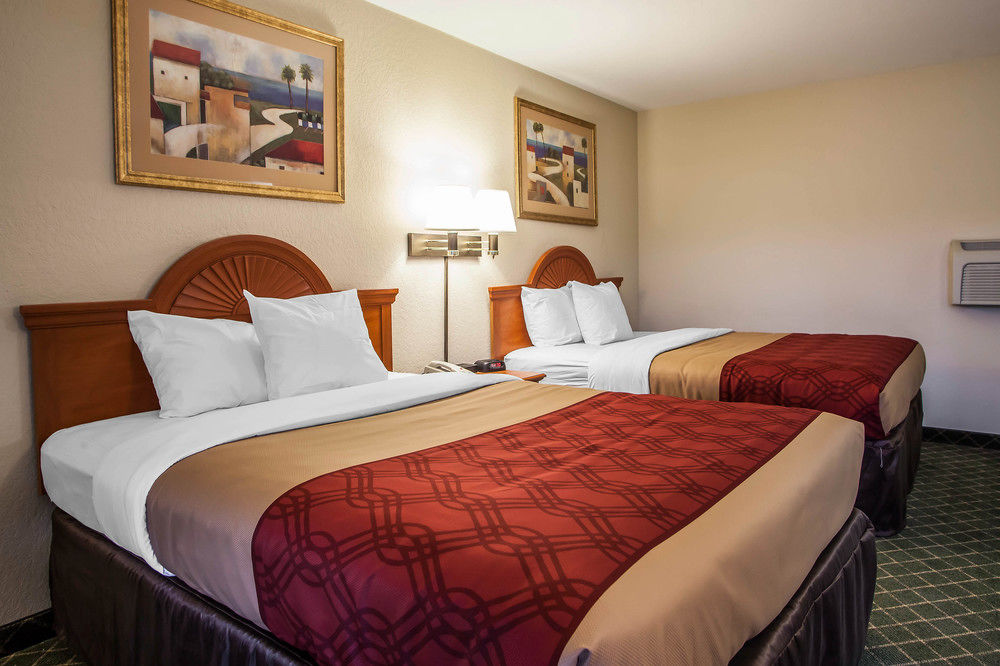 Econo Lodge Hannibal - photo 3