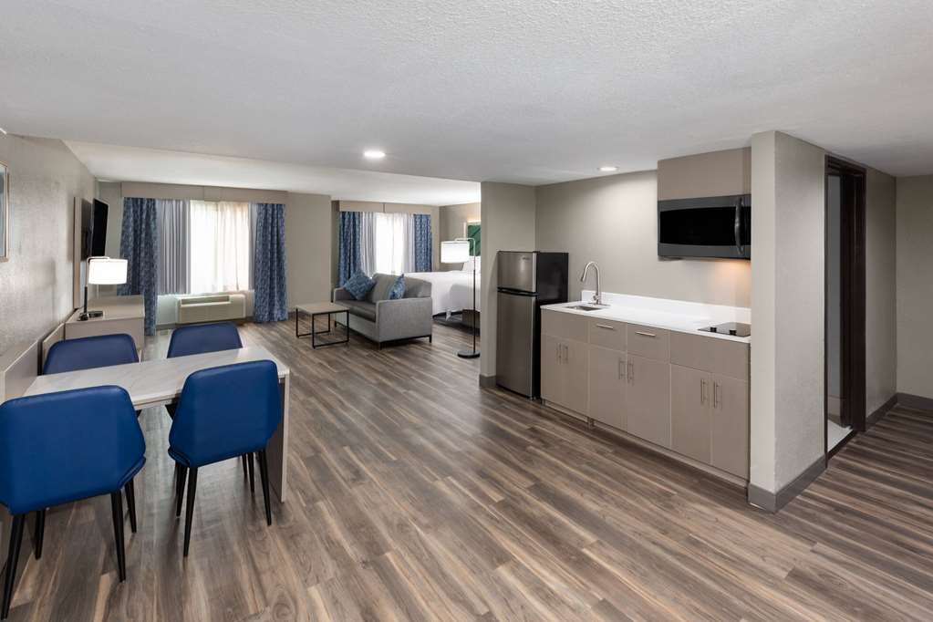 Wingate by Wyndham Sulphur Near Lake Charles - photo 27