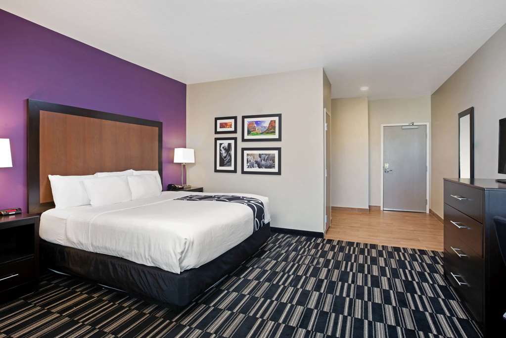 La Quinta Inn & Suites by Wyndham Cedar City - photo 21
