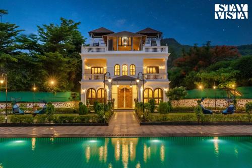 StayVista’s Ashwamedha Manor Mountain Side Luxury Retreat with Outdoor Pool Jacuzzi Spa & Steam Room and Indoor Activities in Karjat, India