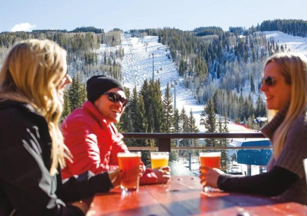 1 Bedroom Boutique Resort Condo With Hot Tub Access and Within Walking Distance to the Eagle Bahn Gondola - photo 15