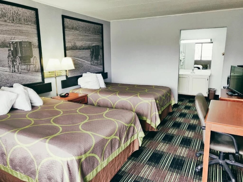 Sprucewood Inn - photo 12