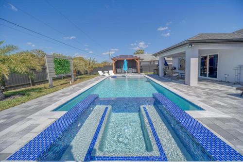 Campos Family Resort Heated Pool in Cape Coral, United States