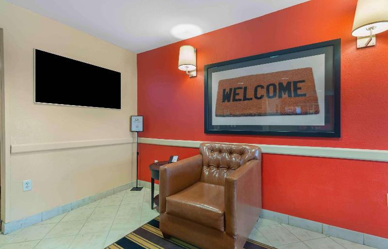 HomeTowne Studios by Red Roof Chantilly - photo 8