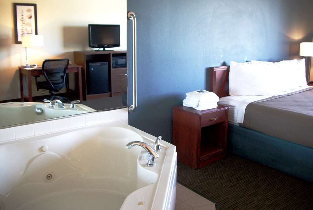 AmericInn by Wyndham Beulah - photo 20