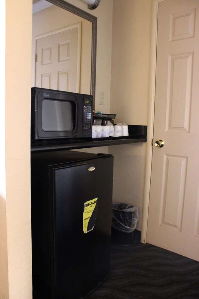 Super 8 Berkeley - photo 10