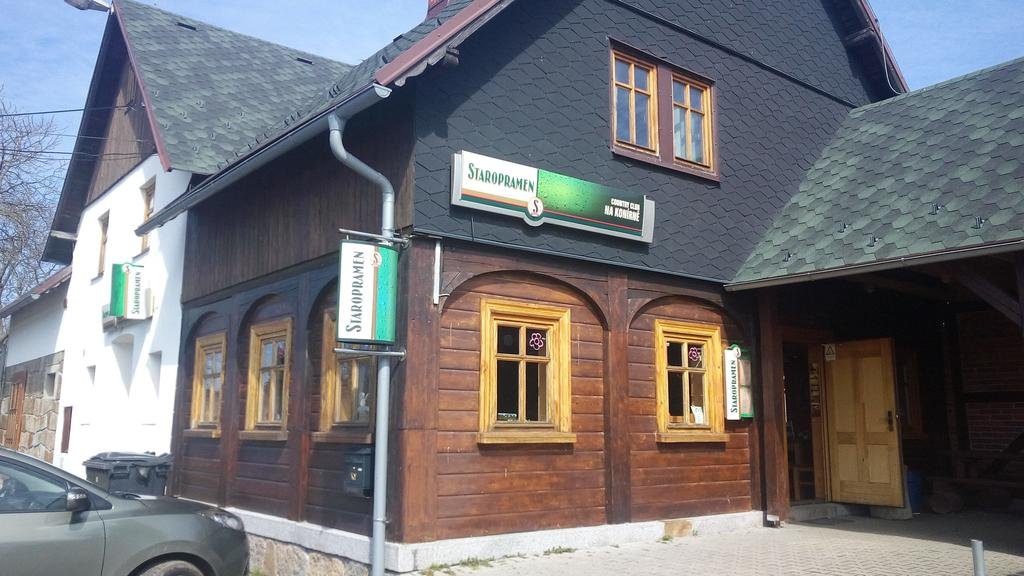 Country club Konírna — hotel in Sluknov