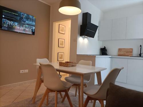 Gardasee apartment — 4-Star Luxury Hotel in Riva Del Garda, Italy