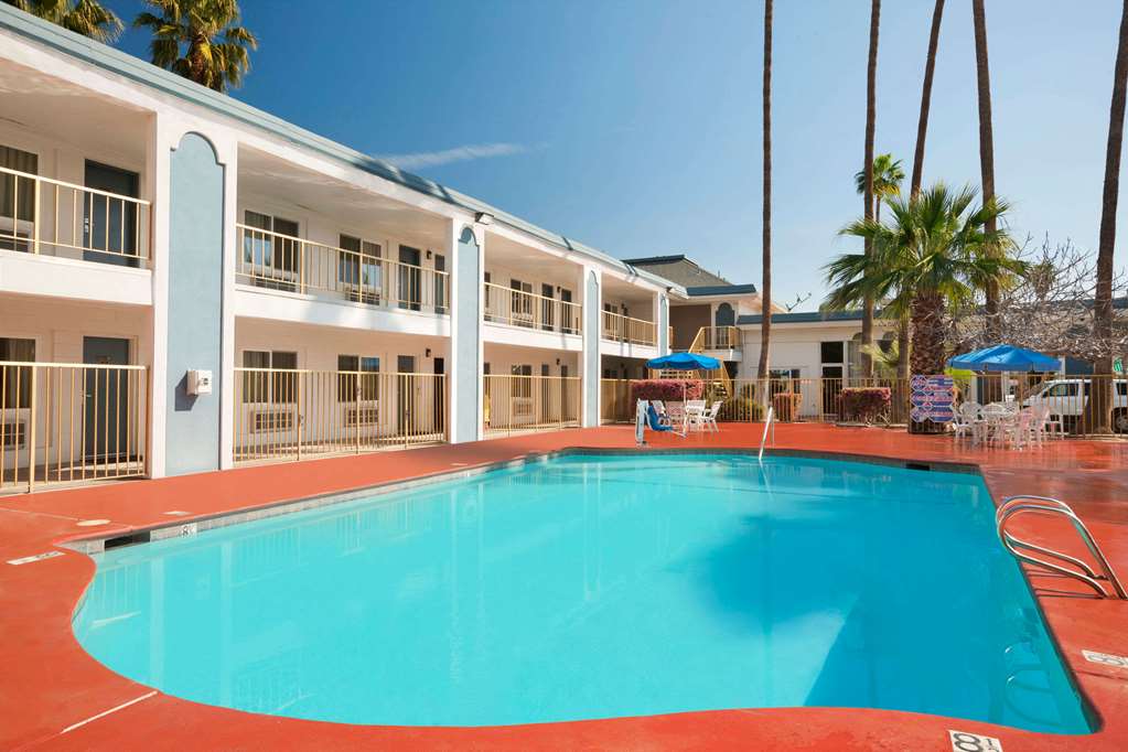 Travelodge by Wyndham Bakersfield - photo 6