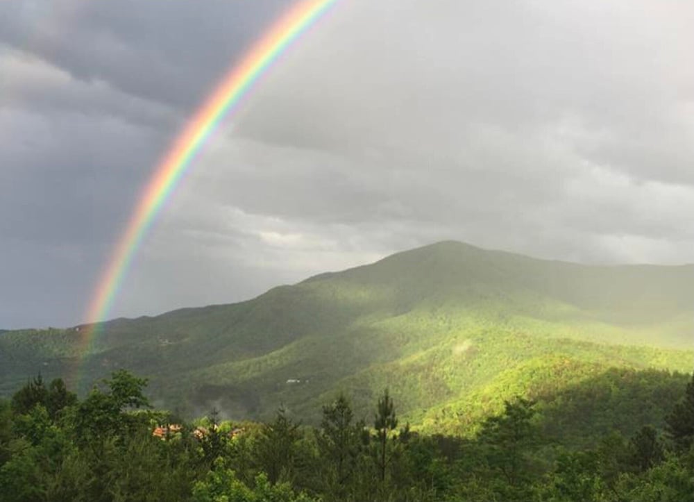 Roundtop Mountain Ridge - carbon neutral hotel in Sevierville