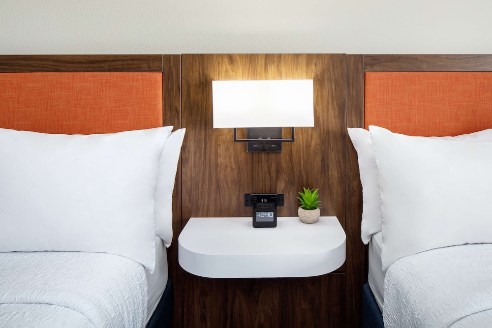 Hampton Inn Lexington South Keeneland Airport - photo 15
