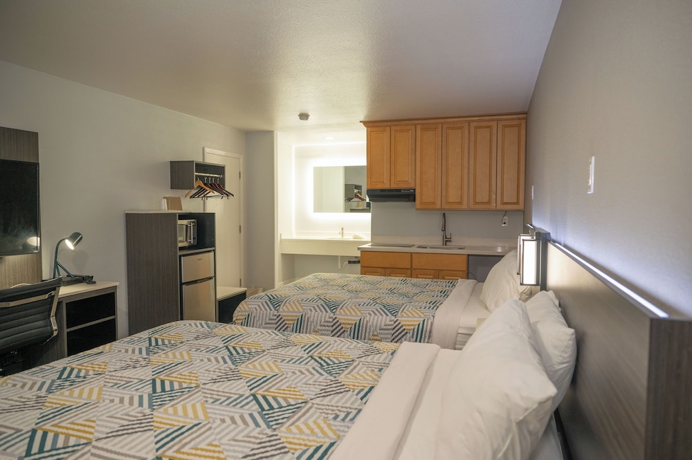 Motel 6 Soledad CA - photo 8