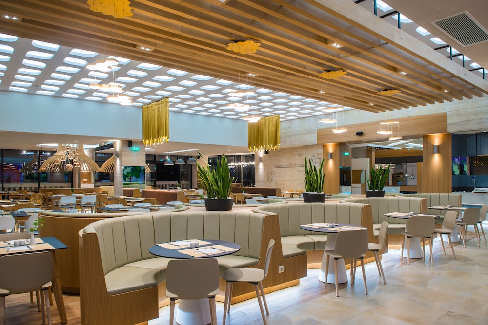 מזון ומשקאות