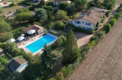 Les Pierres Blanches pet-friendly hotel Bonneuil-Matours