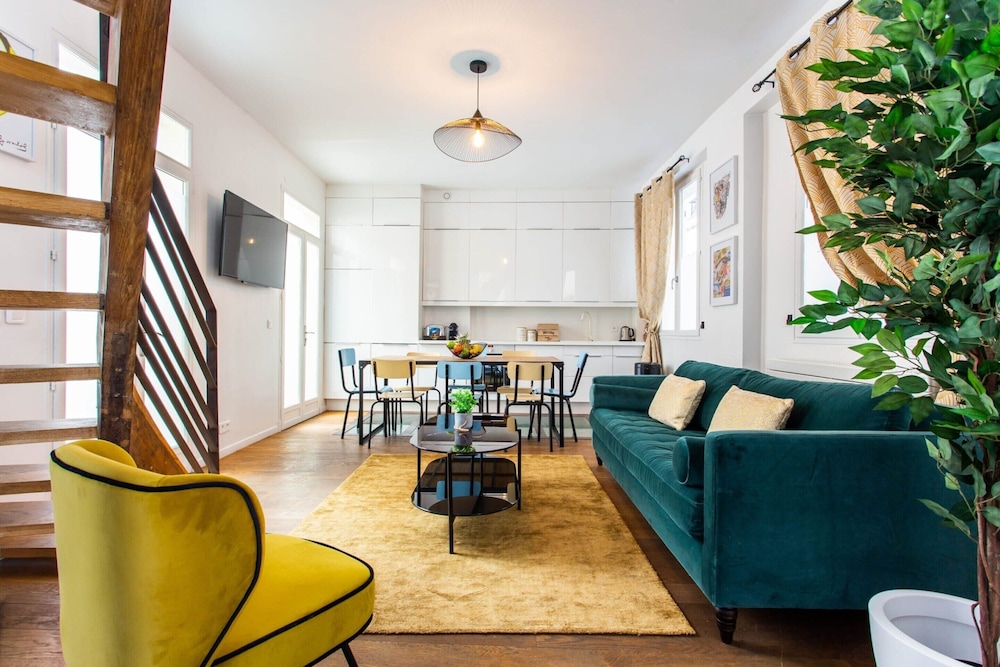 Bright Triplex 4br 10p Moulin Rouge - last minute hotel in Paris