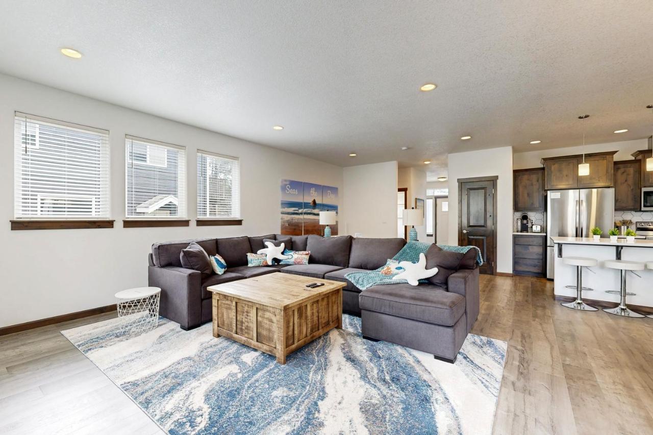 Seas The Day in Pacific, United States