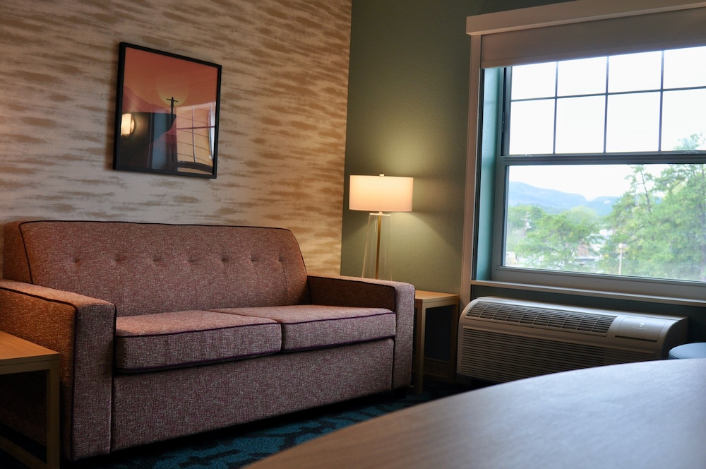 Home2 Suites by Hilton North Conway - photo 16