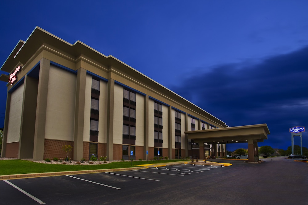 Hampton Inn Appleton Fox River Mall Area - photo 30