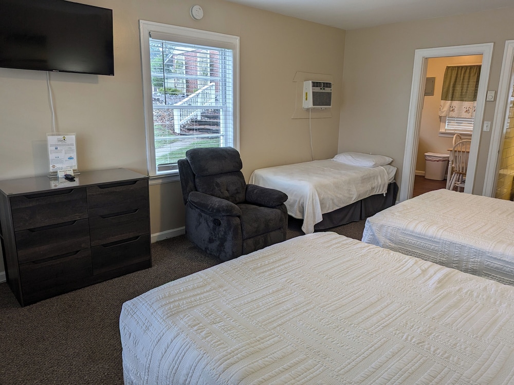 Early American Motel - photo 11