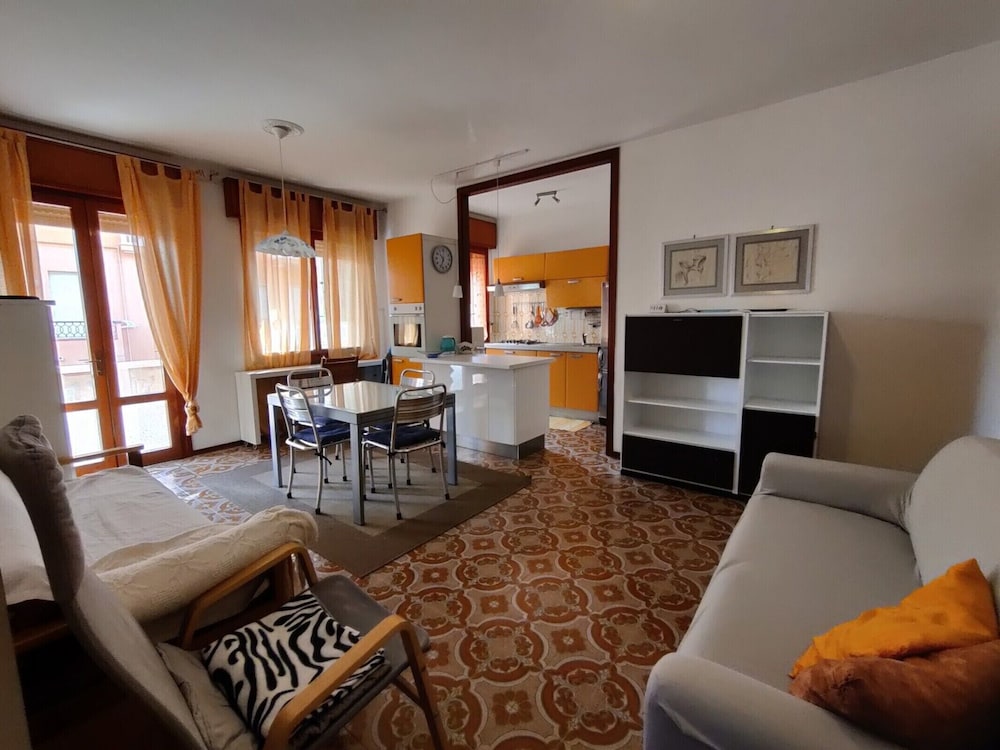 Lively and Bright Flat in Caorle — 4-Star Luxury Hotel in Caorle, Italy
