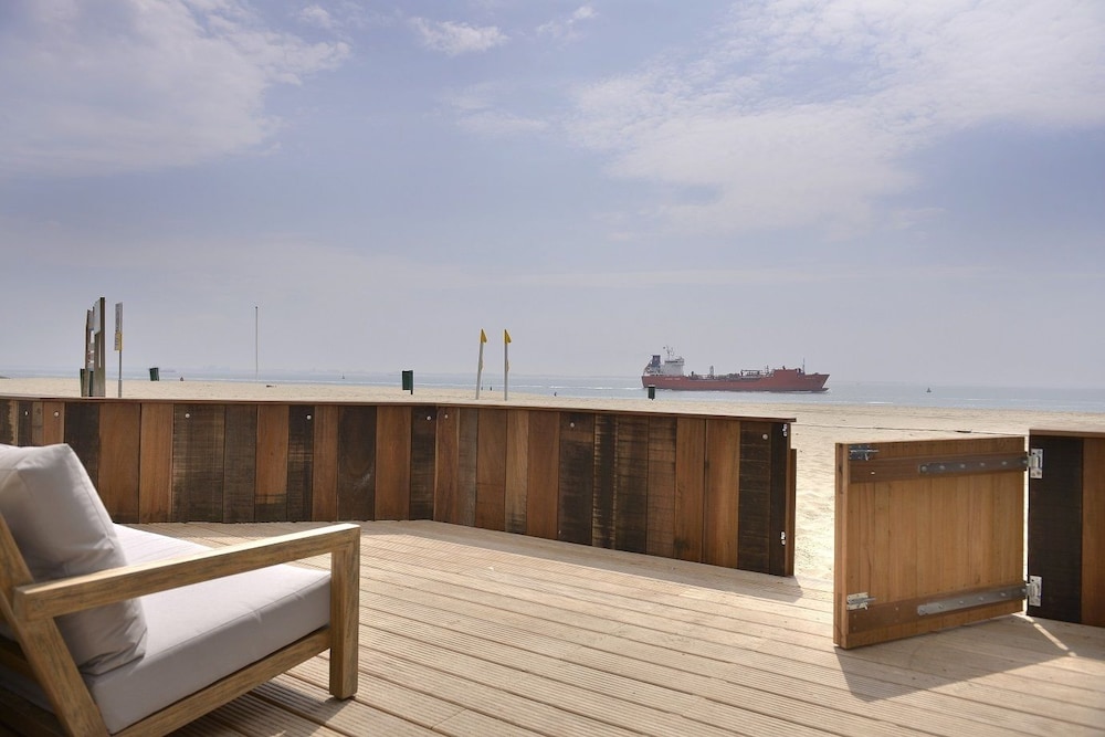 Beachrooms Pier 7 — 4-Star Luxury Hotel in Vlissingen, Netherlands