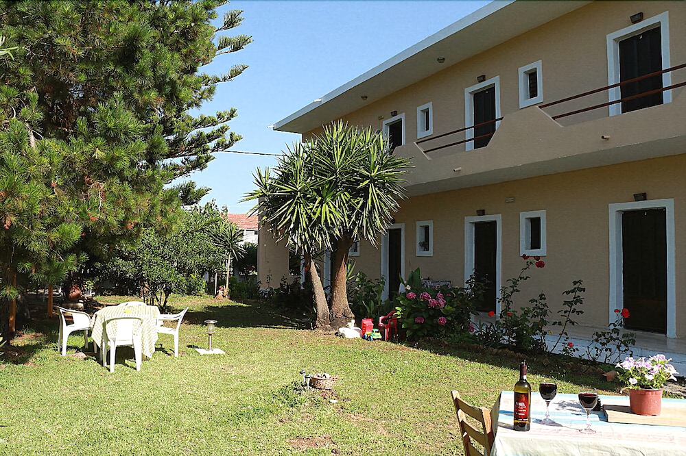 Gongis Studios - carbon neutral hotel in Corfu