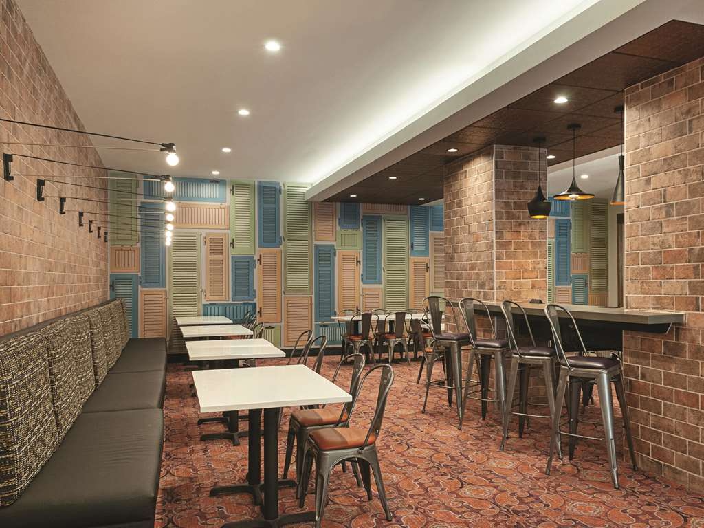 La Quinta Inn & Suites by Wyndham New Orleans Downtown - photo 59