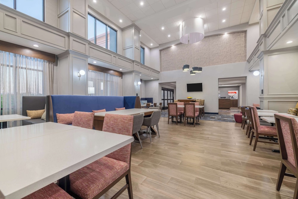Hampton Inn & Suites Brenham - photo 41