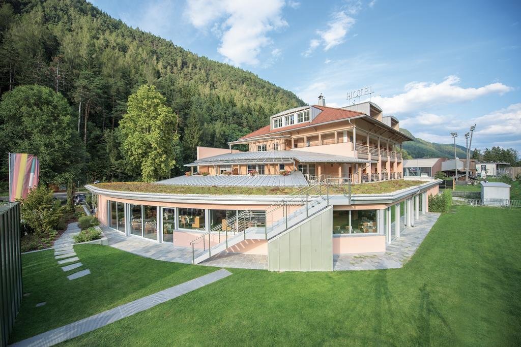 Aktiv & Genusshotel Lodenwirt — 4-Star Luxury Hotel in Vandoies Di Sotto, Italy