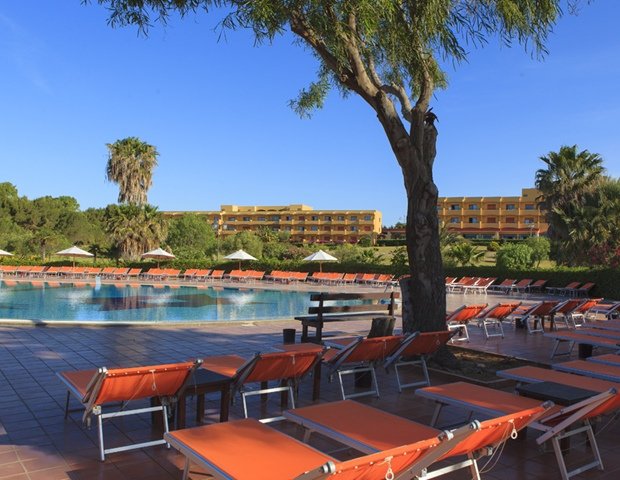 Conte Di Cabrera Hotel Club