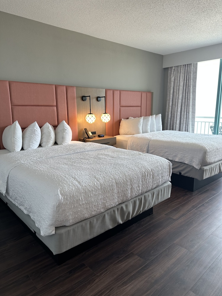 Hampton Inn Virginia Beach Oceanfront South - photo 9