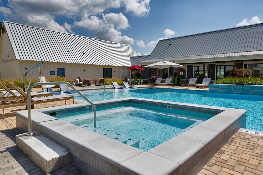 Balch Road Apartments by Landing — 4-Star Luxury Hotel in Madison, United States
