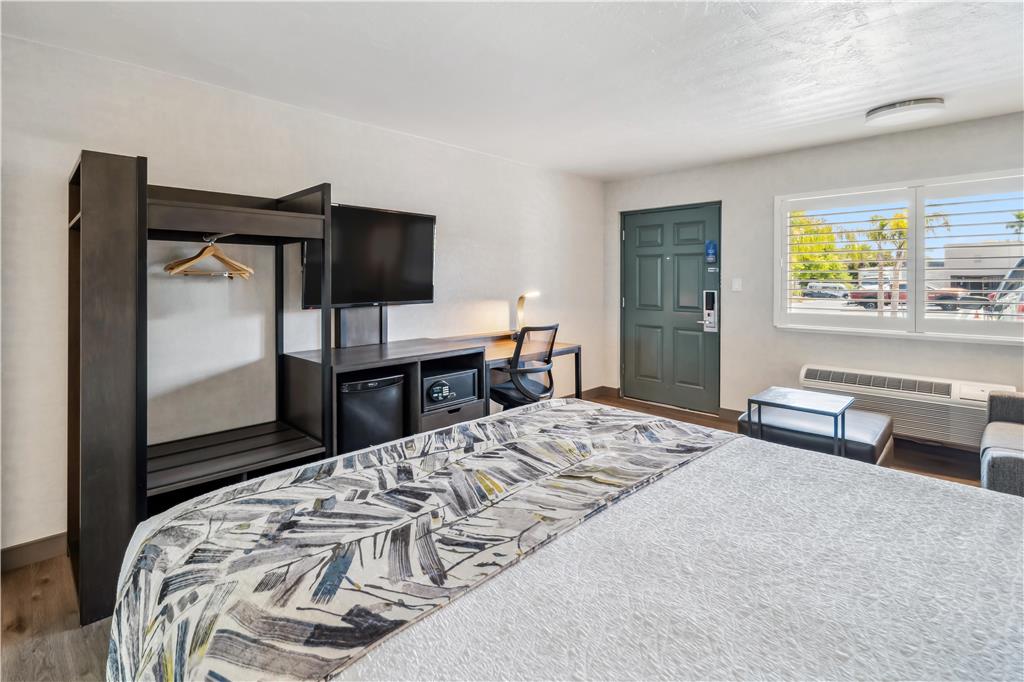 Best Western Plus Hilltop Inn - photo 21