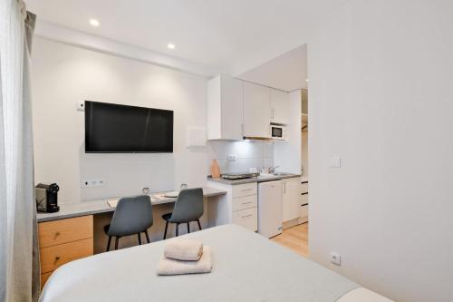 Lovely studio fully equipped near subway N3 — 4-Star Luxury Hotel in Lisbon, Portugal