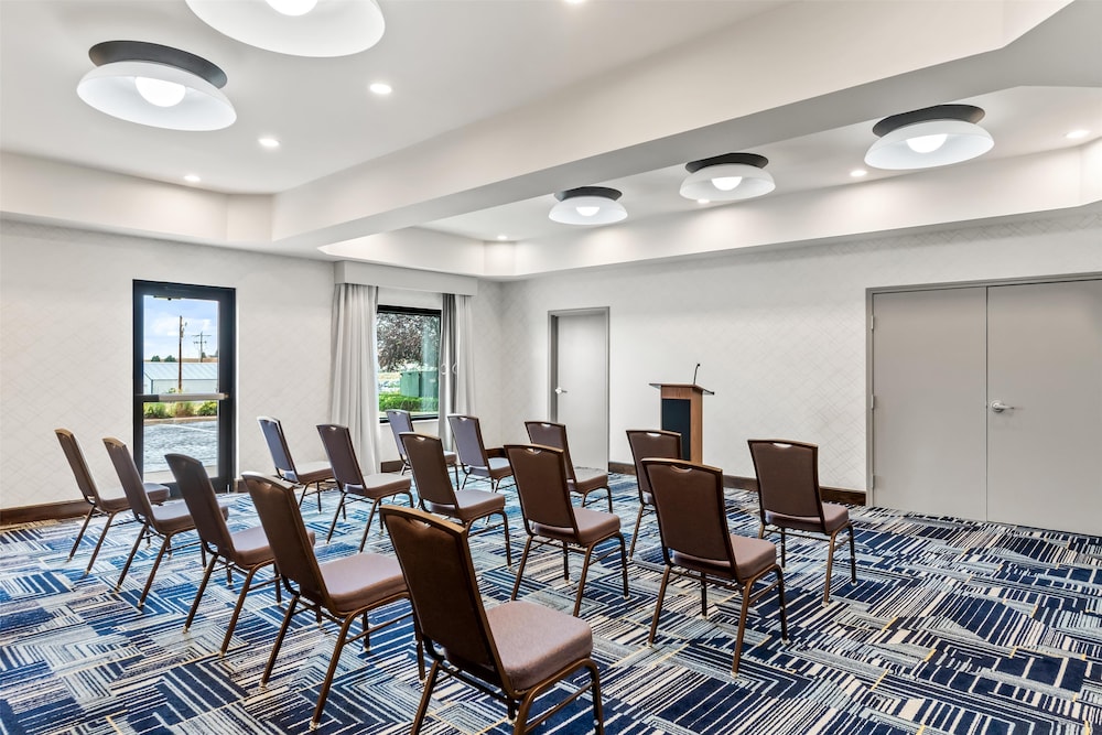 Hampton Inn Laramie - photo 53